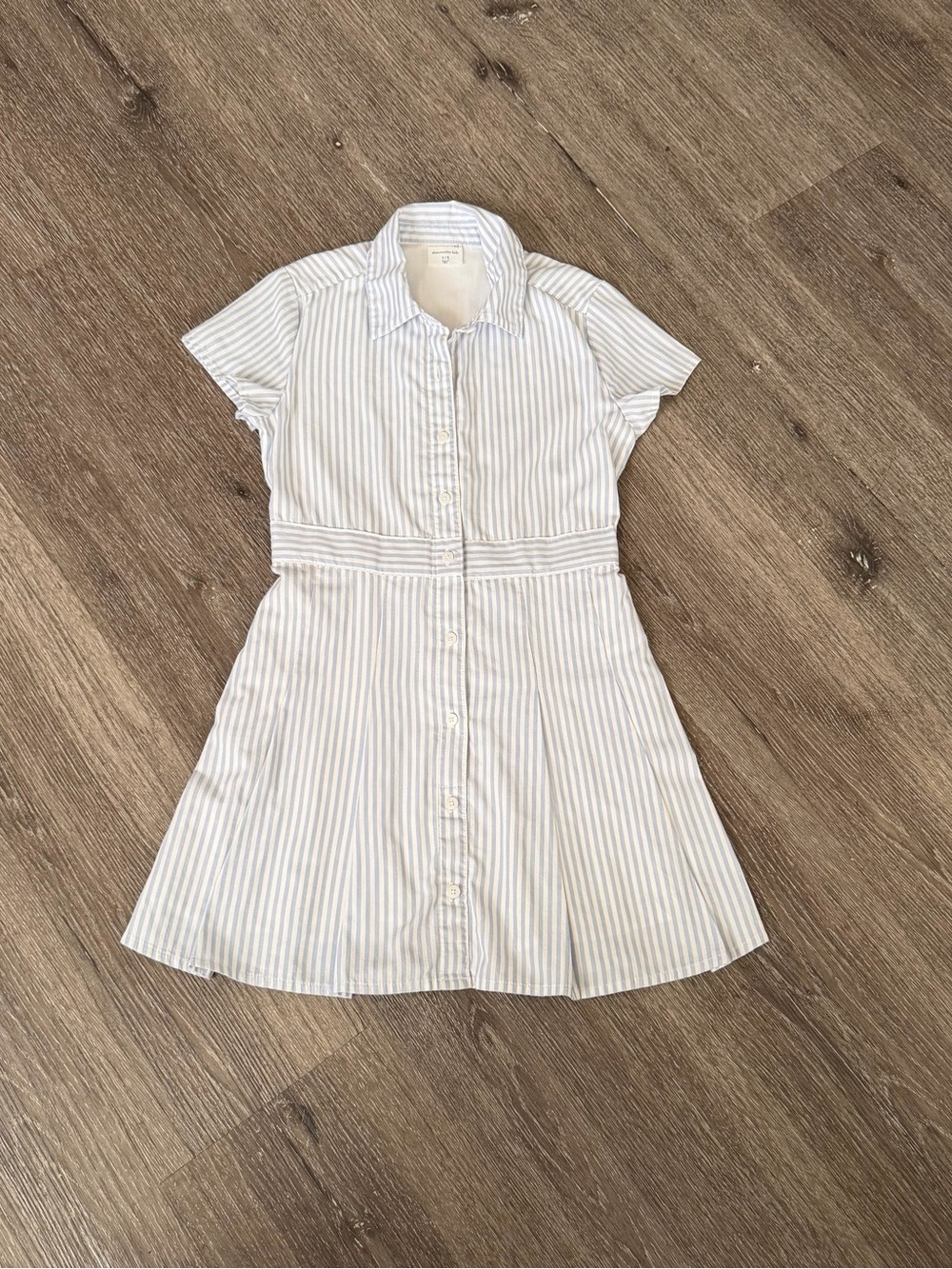 Abercrombie & Fitch Light Blue and White Striped Button-Up